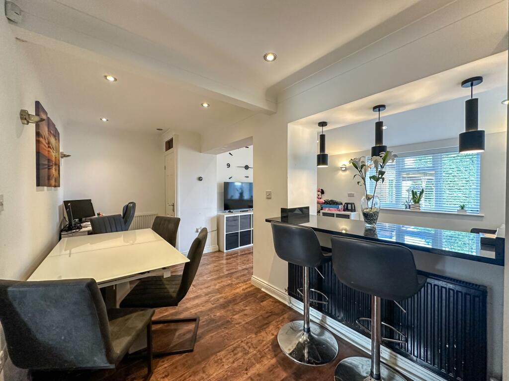 House in Pensby, Liverpool City Region - View 3