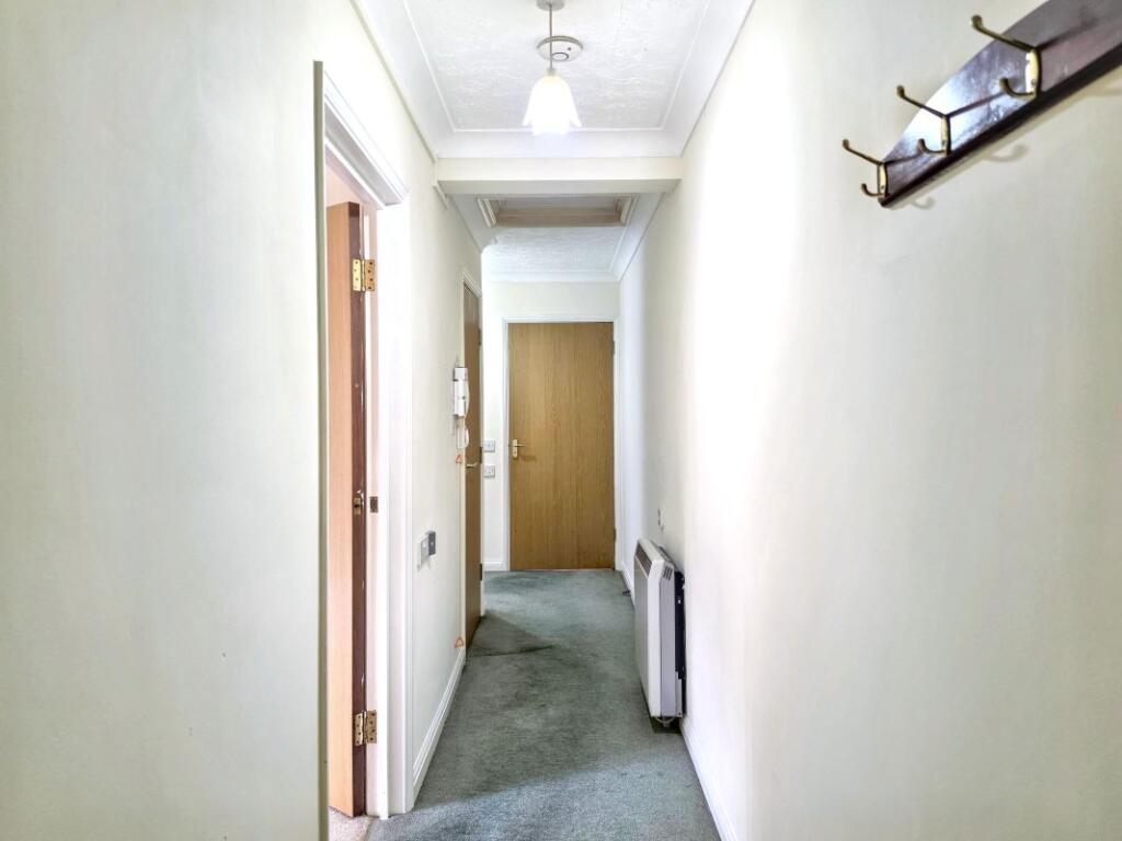 House in Slough, Windsor and Maidenhead - View 4