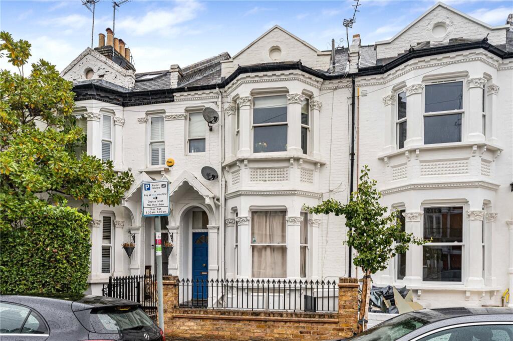 1-bed flat on Norroy Road, London, SW15, £450,000