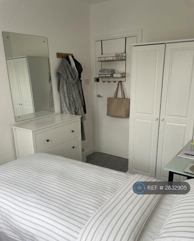 5 bedroom terraced house for rent
