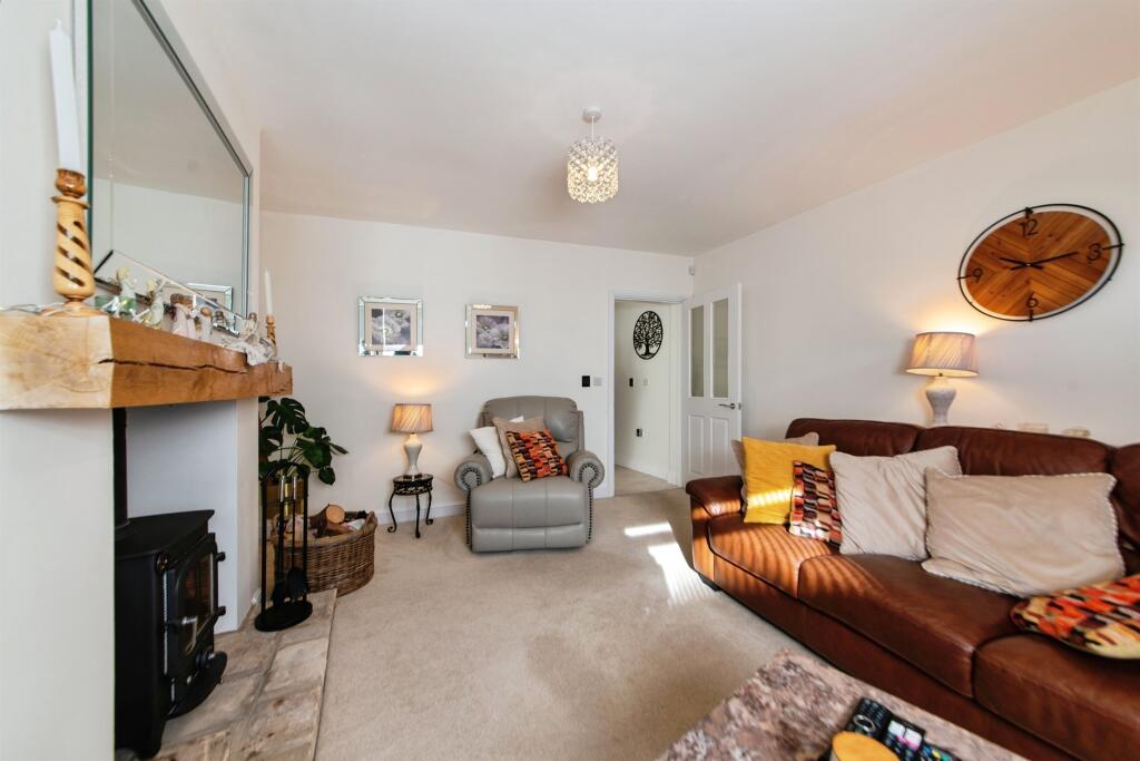 House in South Kesteven, Ancaster - View 3
