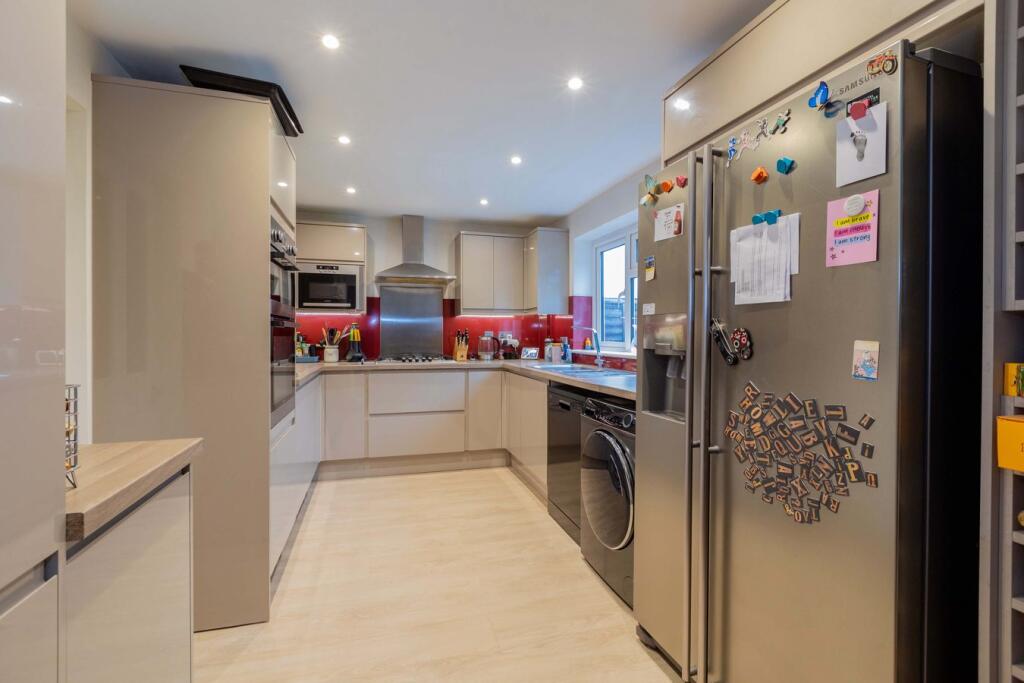 Springfield Park, Maidenhead, SL6 - View 3