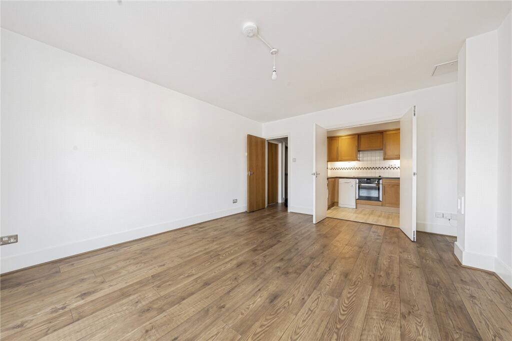 Apartment in Richmond, North Sheen - View 3
