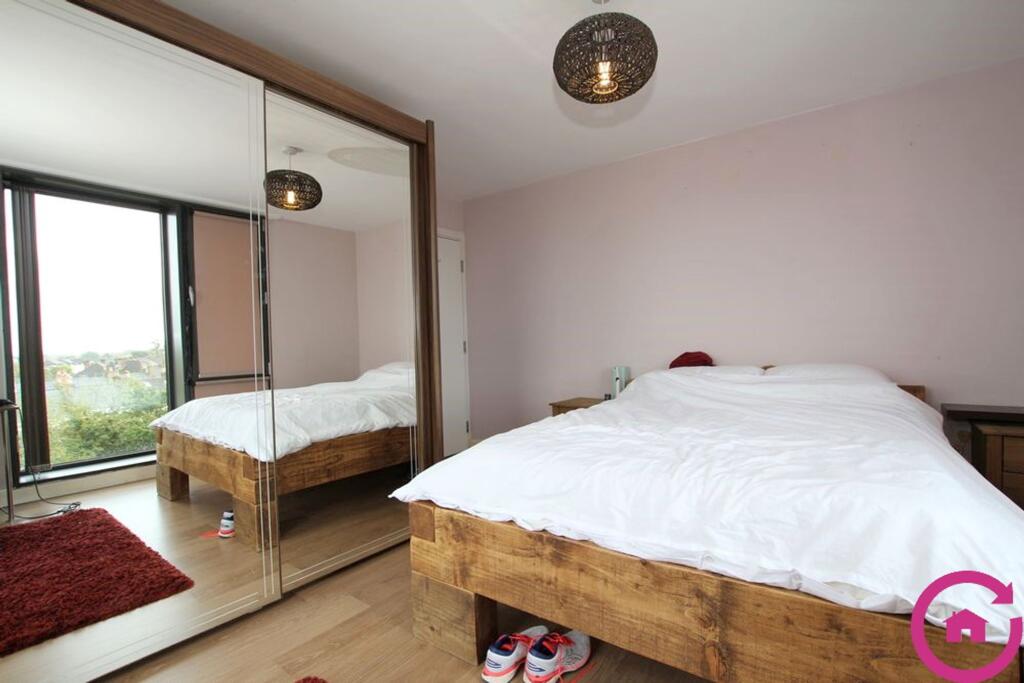 Apartment in Cheltenham, Gloucestershire - View 4