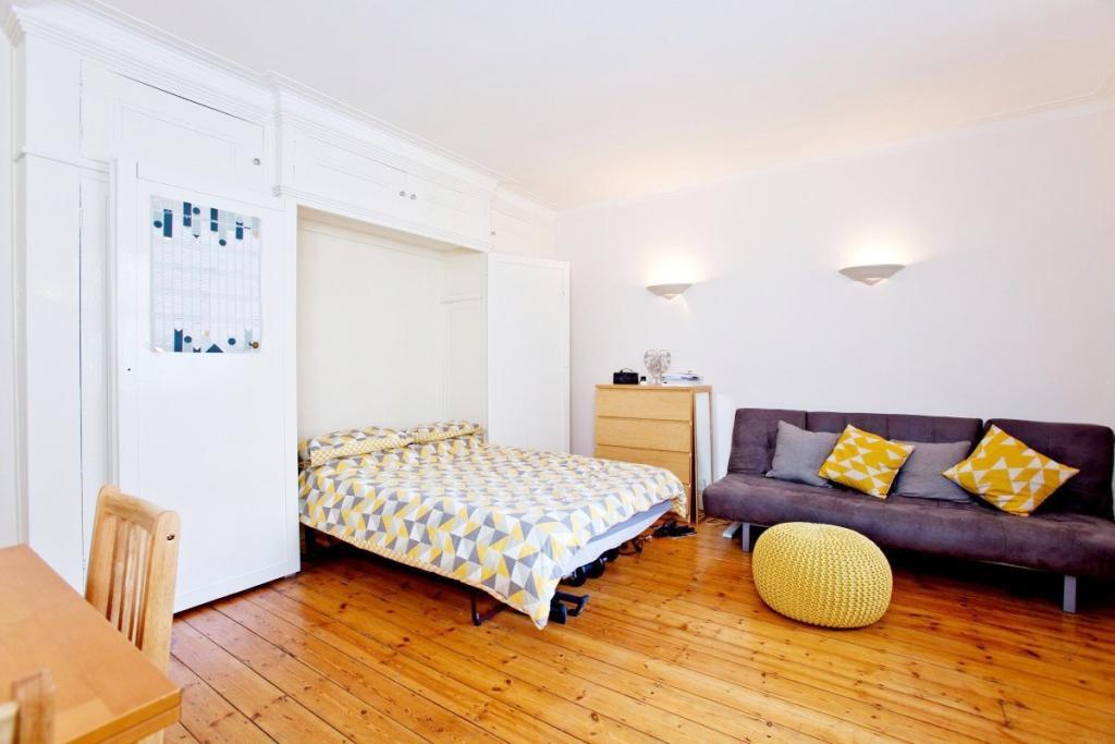 Gilling Court , Belsize Grove, NW3 4UY photo 3