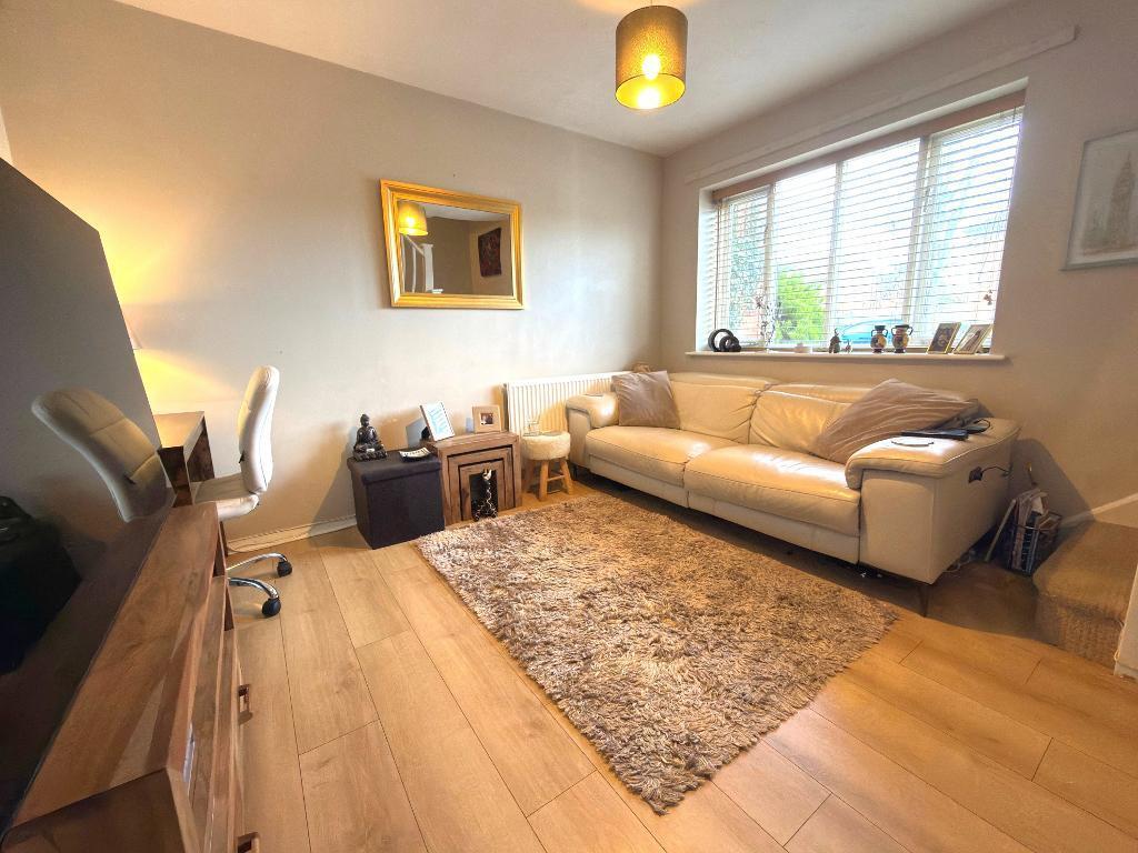 Rookery Drive, Bushmead, Luton, Bedfordshire, LU2 7FG photo 4