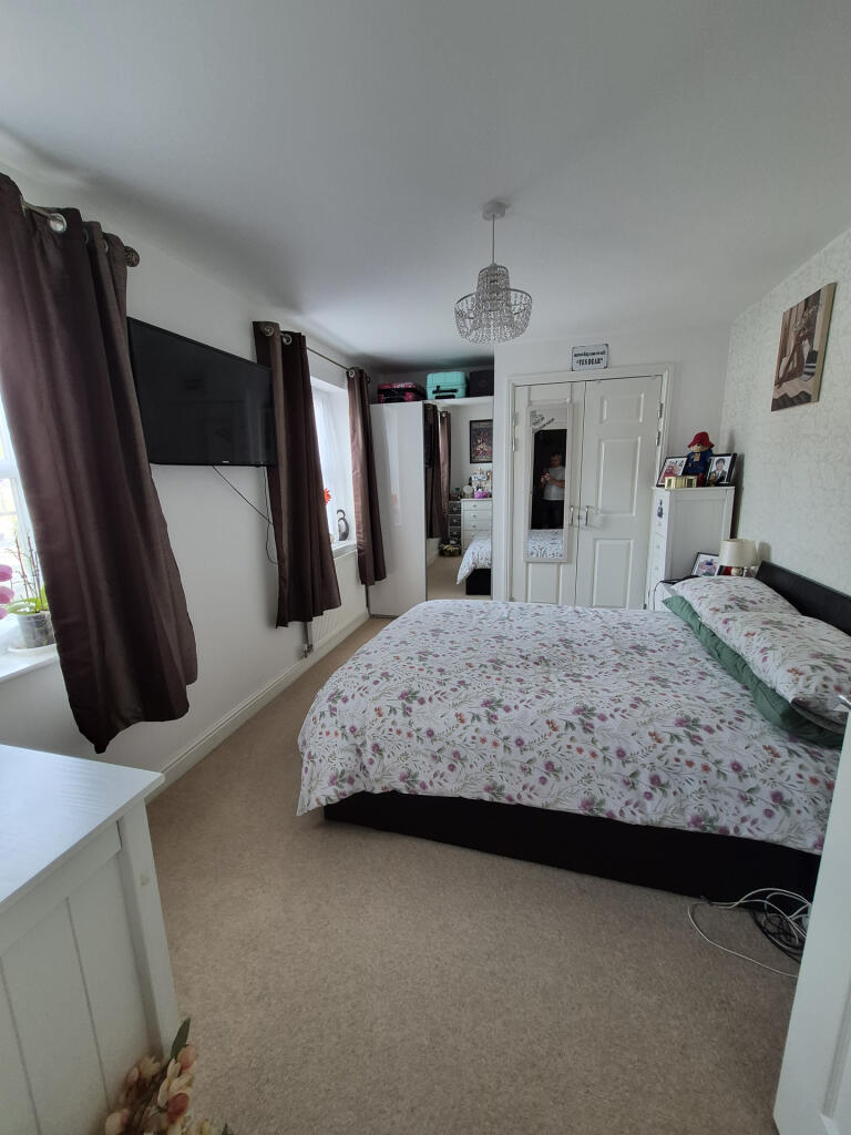 Apartment in Guildford - View 5
