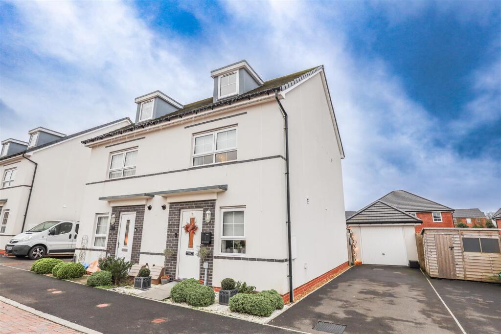 Main image of property: 94 Ffordd Y Spitfire, St. Athan, Vale of Glamorgan, CF62 4HN