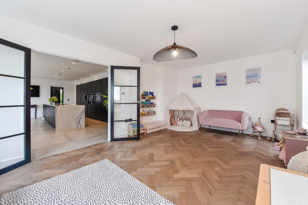 House in Portsmouth - View 5