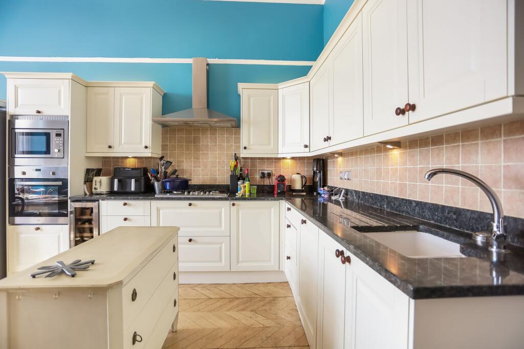 Apartment in Hove, Brighton and Hove - More