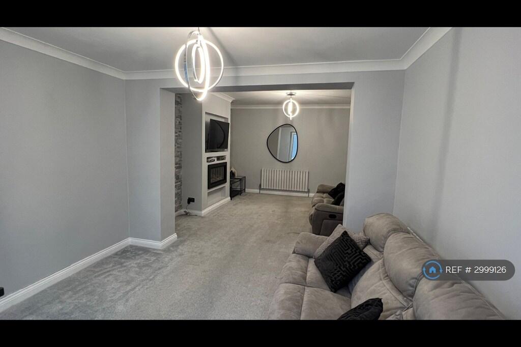 House in Blackburn, Lammack - View 4