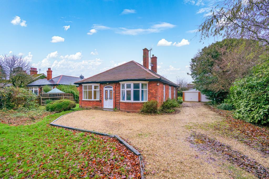 3-bed other on Gedney Road, Long Sutton, Spalding, Lincolnshire, PE12 9HF, £385,000