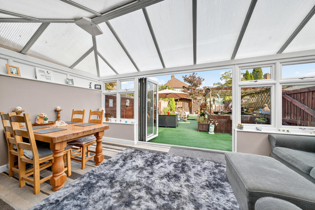 House in Romford - More