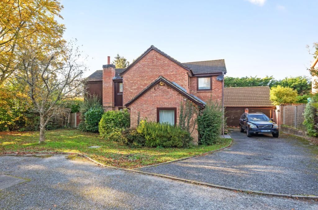 Main image of property: The Glade, Thornbury Wood, Hiltingbury, Chandler's Ford, SO53