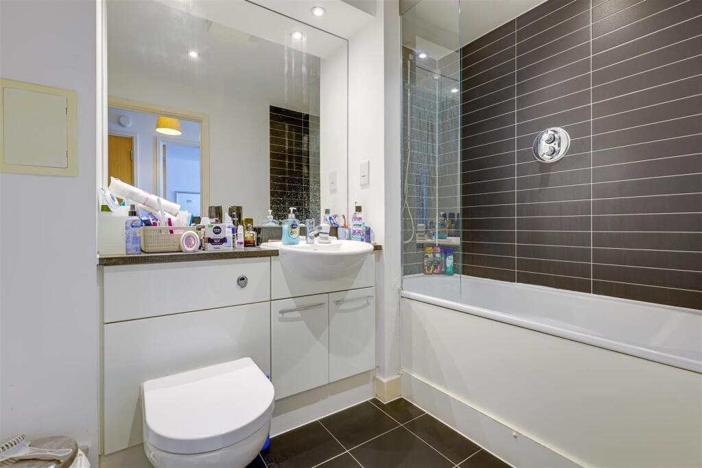 Apartment in London - View 5