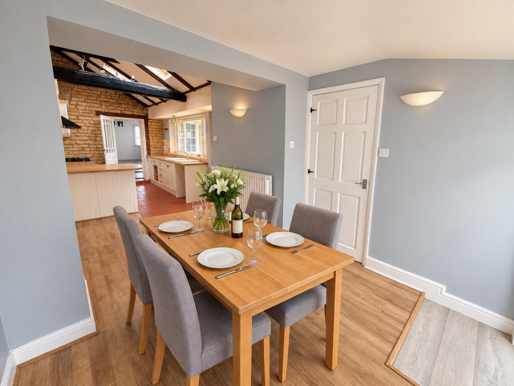 House in Lincoln - View 5