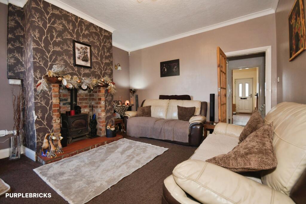 House in Heanor, Loscoe Grange - More