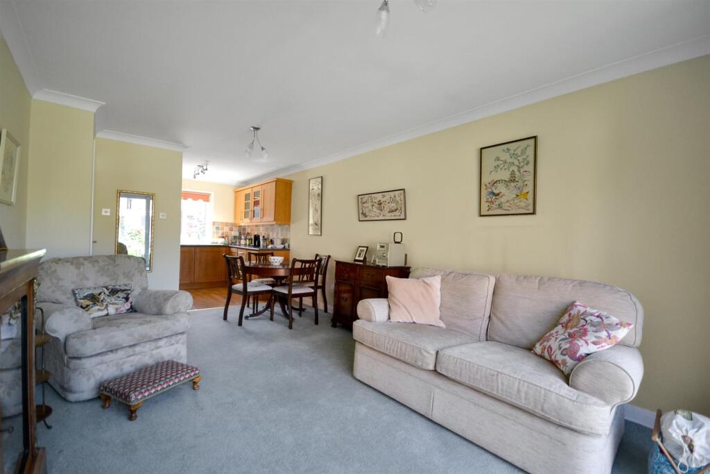 House in Rushcliffe, Radcliffe-on-Trent - View 4