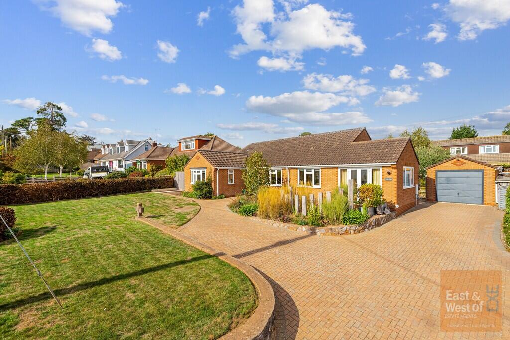 Main image of property: Lympstone