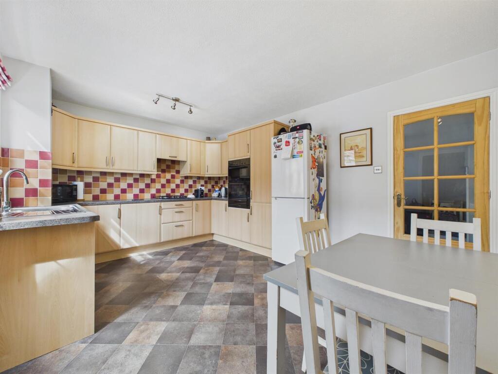 House in Worcester - View 4