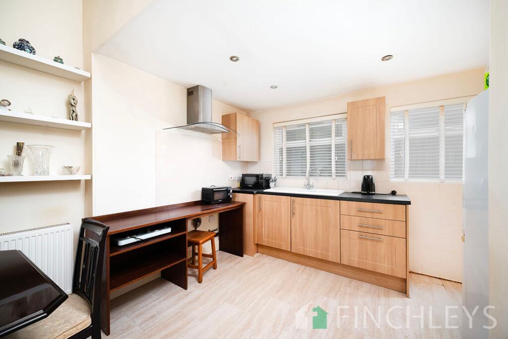 Apartment in London, High Barnet - View 3