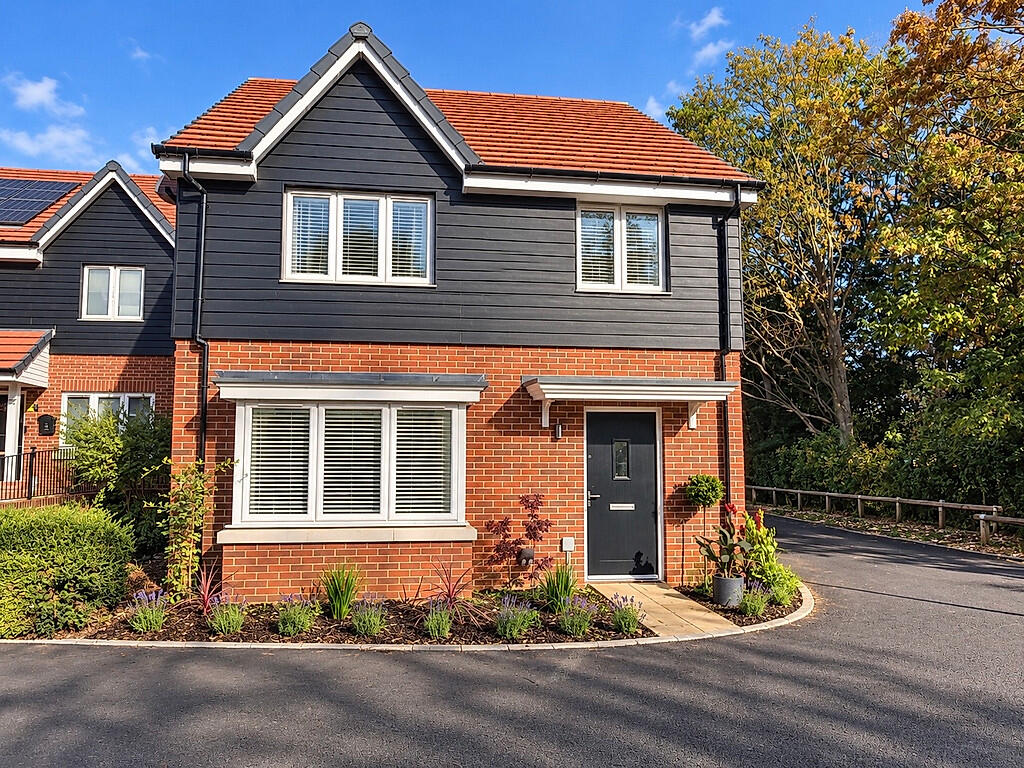 4-bed detached on 22, Claves Crescent , Welwyn Garden City, AL7 1WN, £675,000
