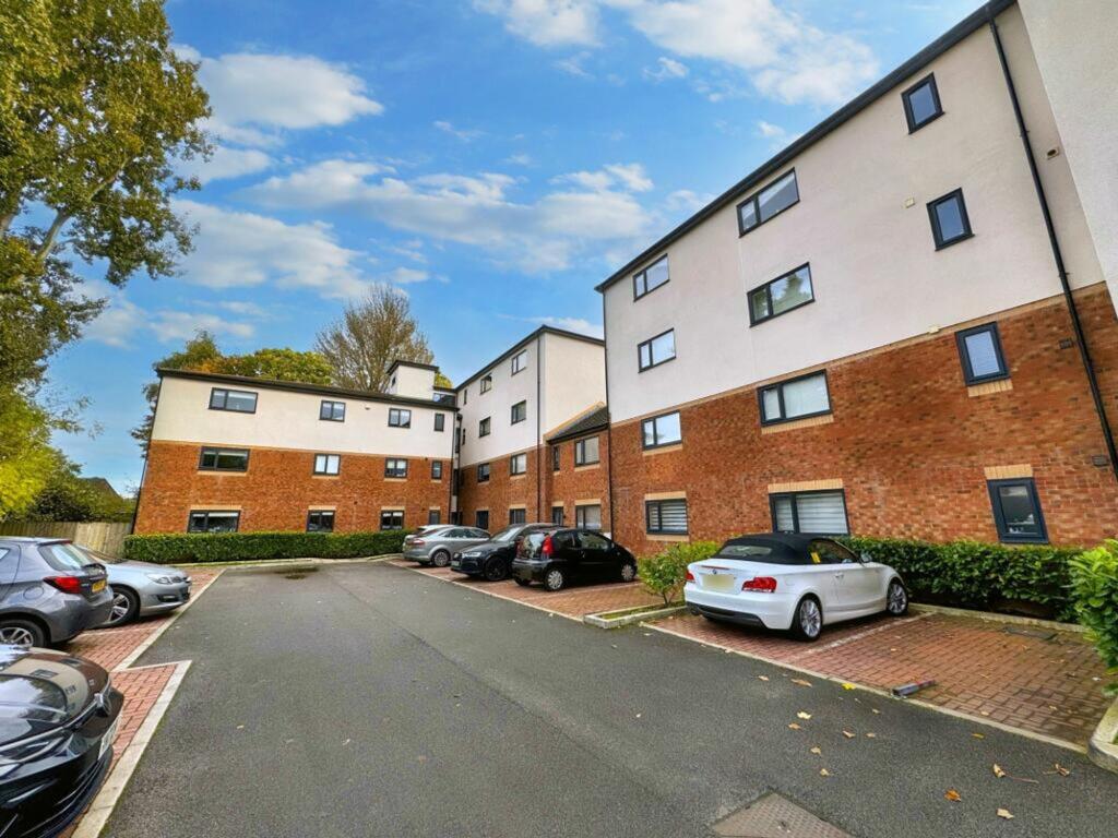 Main image of property: Kensington Street, Whitefield, M45