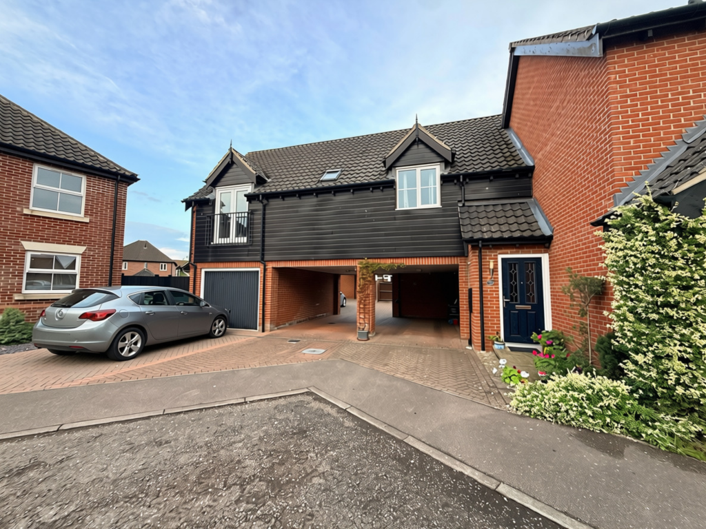 2-bed flat on Bryony Way, Attleborough, Norfolk, £200,000