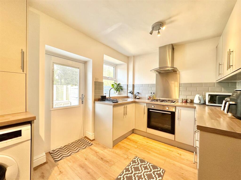 Buxton Road, Whaley Bridge, High Peak photo 3