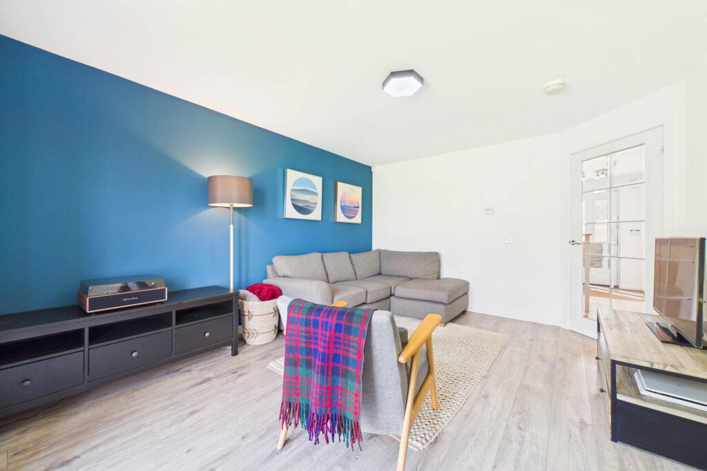 Red Deer Road, Glasgow photo 3