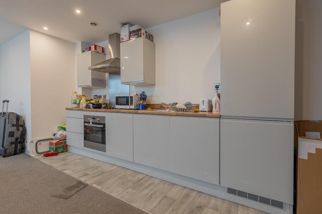 Apartment in Wolverhampton, West Midlands - View 5