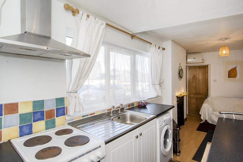 Apartment in Harborough, Leicestershire - View 3