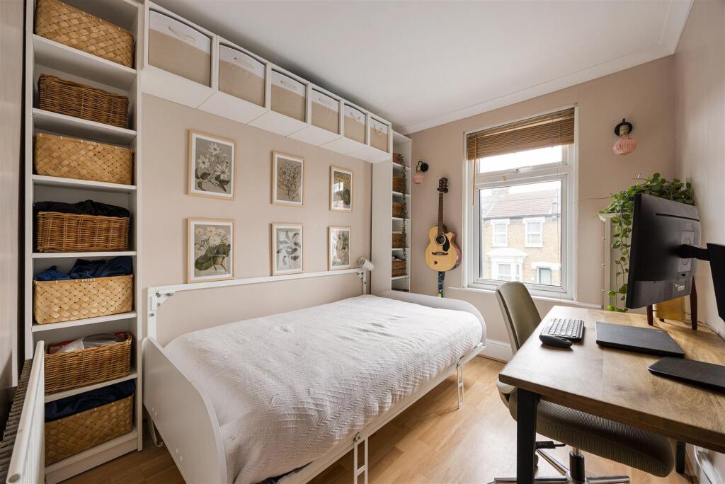 House in London - View 5