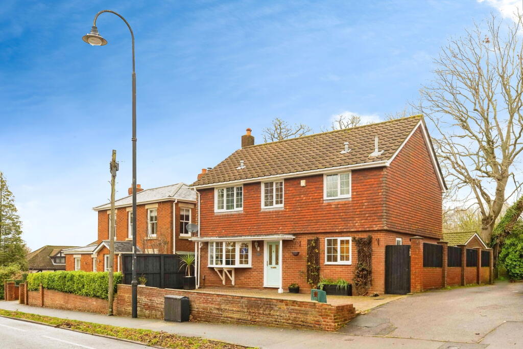 Main image of property: Bridge Road, Sarisbury Green, Southampton, SO31