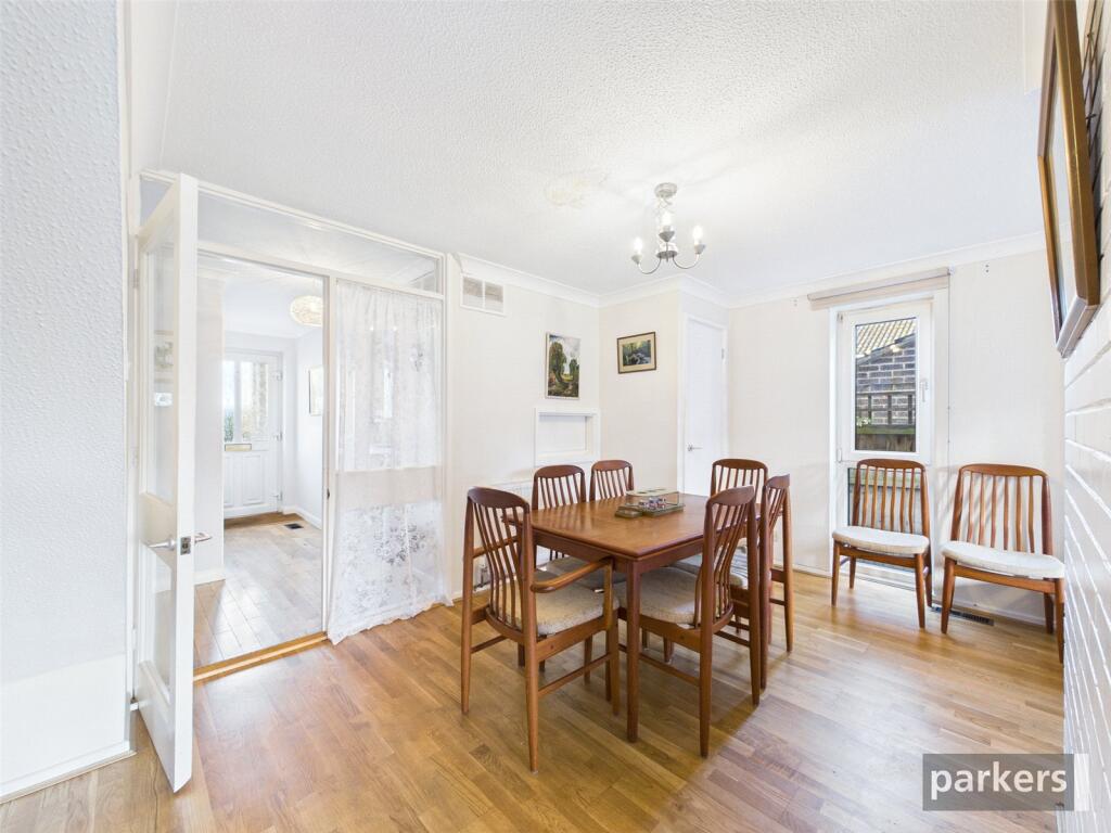 House in Bracknell, Hanworth - More