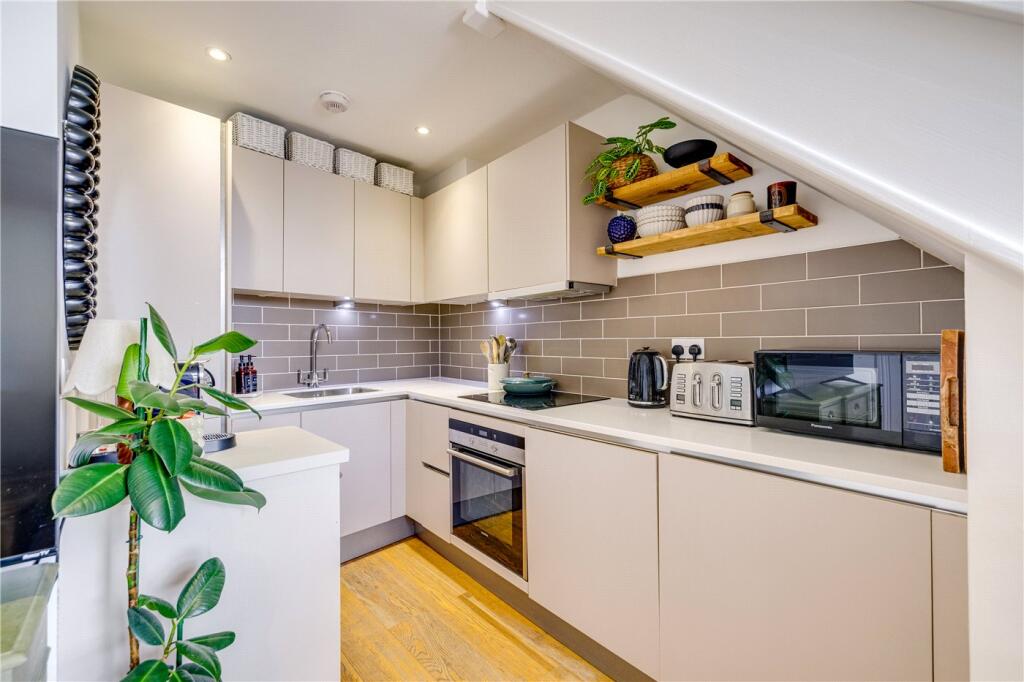 House in London - View 3