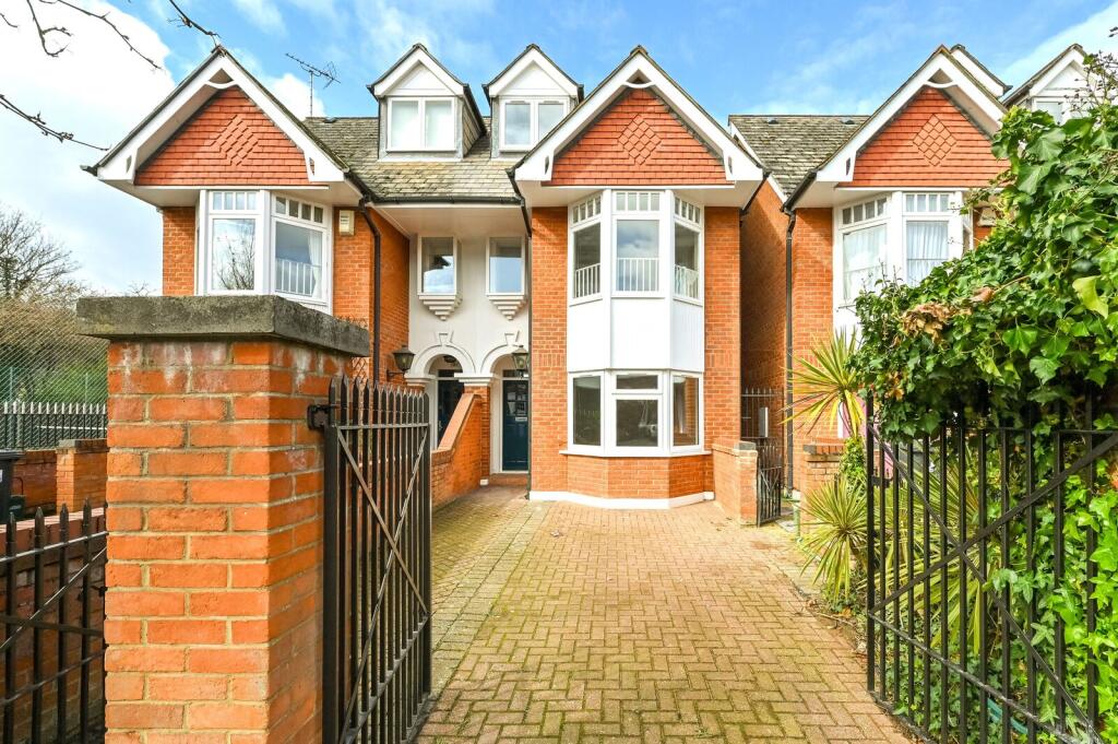 Main image of property: Western Gardens, West Acton, London, W5