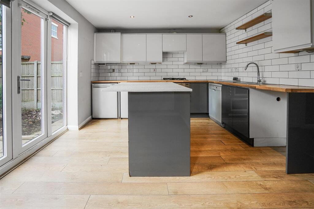 Little Mill Close, Barlestone photo 4