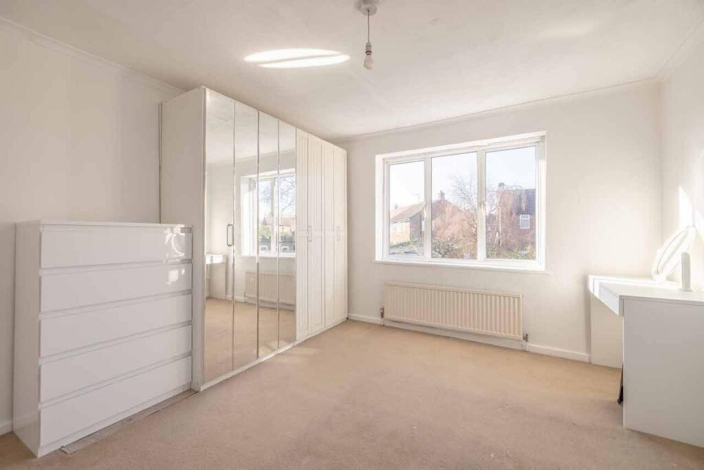 Swallow Street, Iver Heath, SL0 photo 3