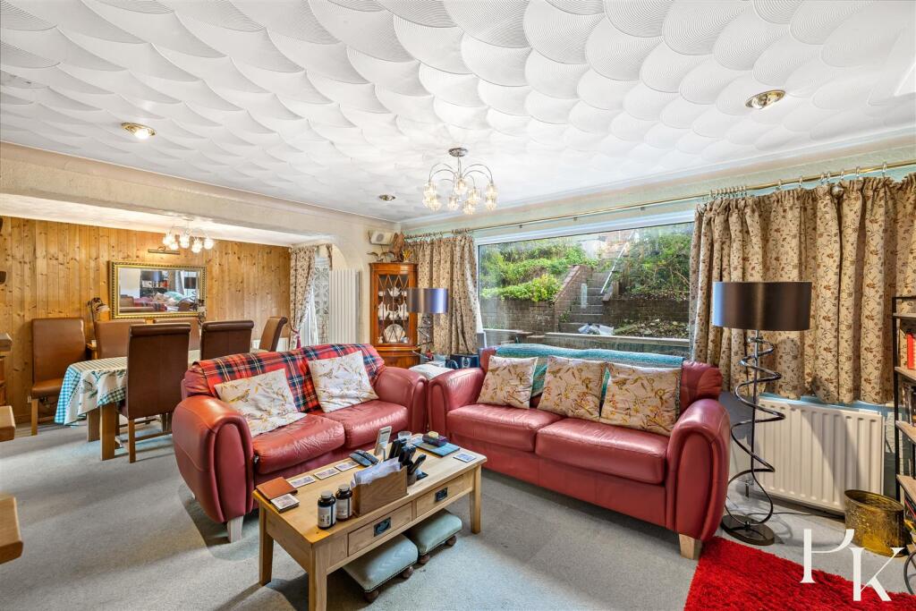 House in Brighton, Whitehawk - View 4
