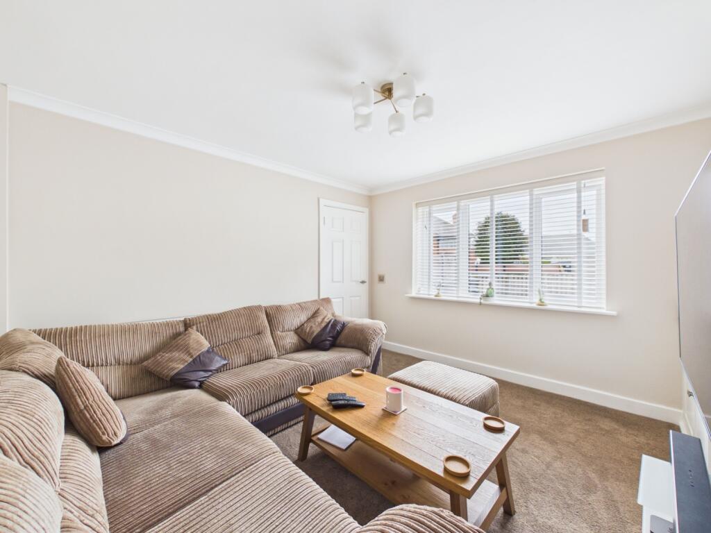 House in Leeds, Gildersome - View 3