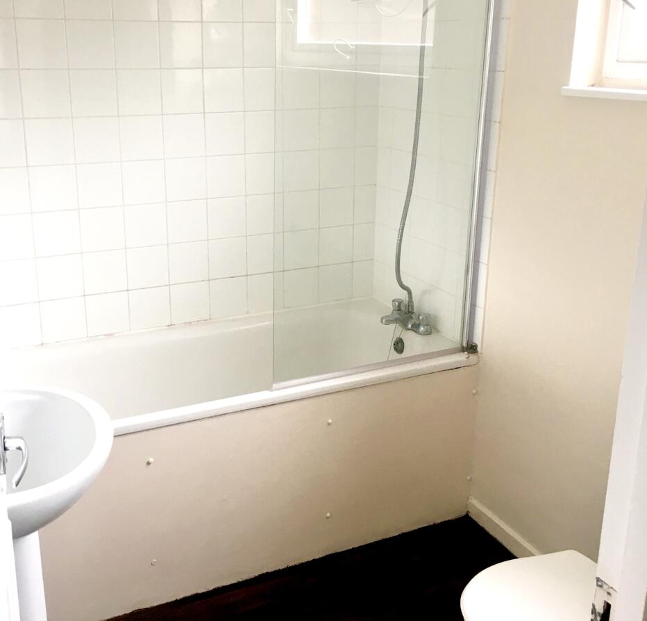 Burke Close, London, SW15 photo 3