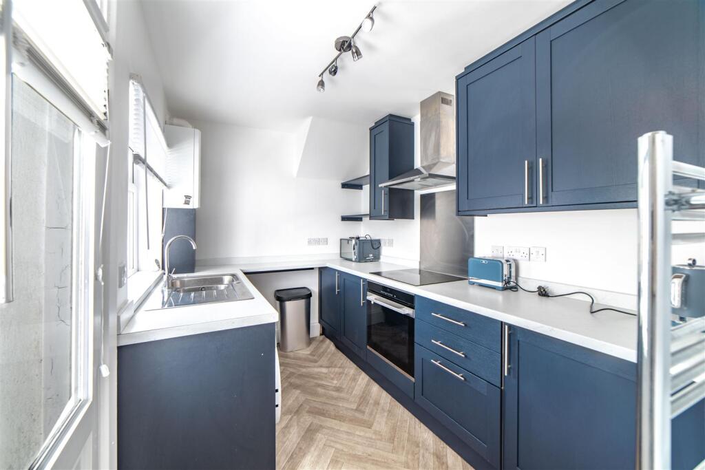 Apartment in Newcastle upon Tyne - View 5