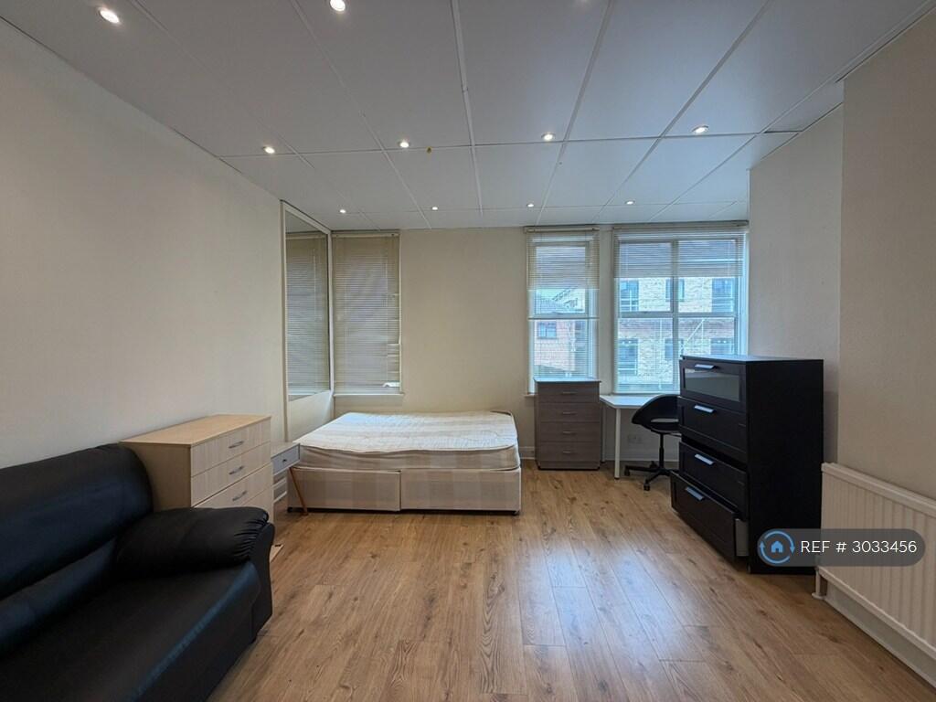 Apartment in London - View 5