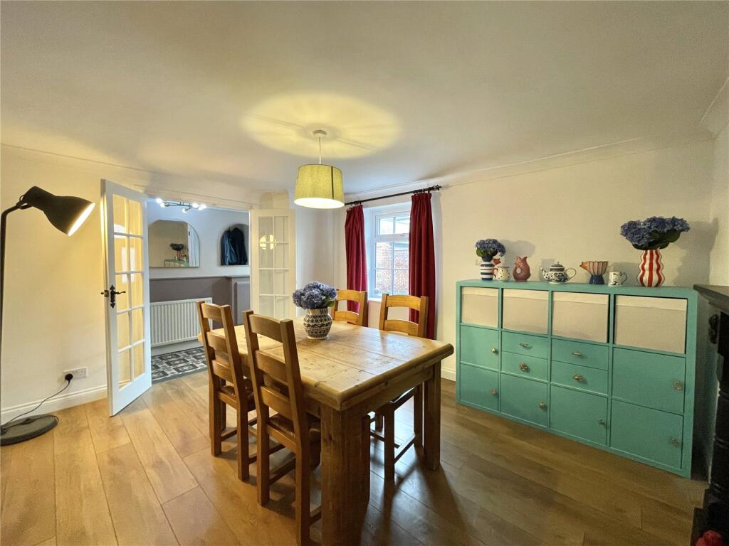 Derby Road, Widnes, Cheshire, WA8 photo 3