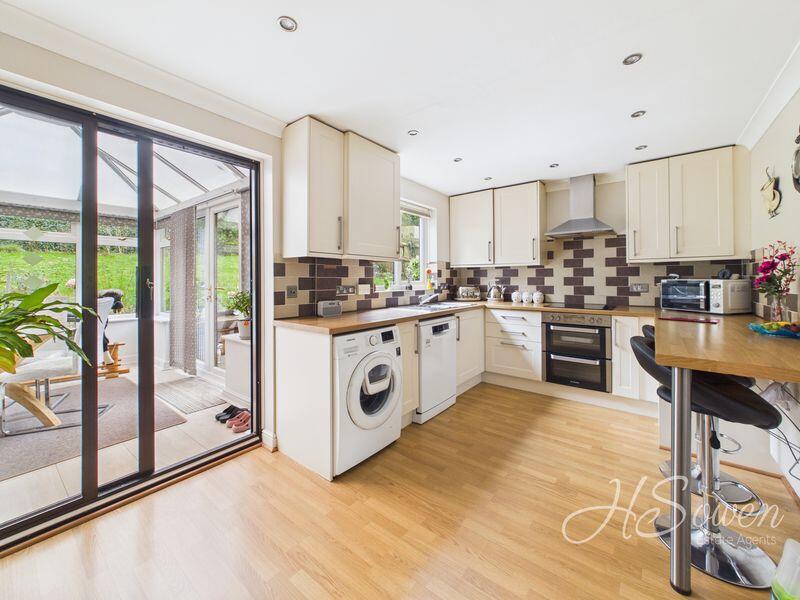Heron Way, Torquay photo 4