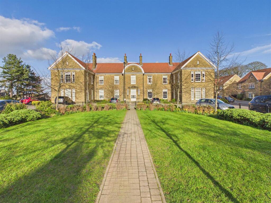 Main image of property: 2 Bluecoat Rise, Brincliffe, Sheffield