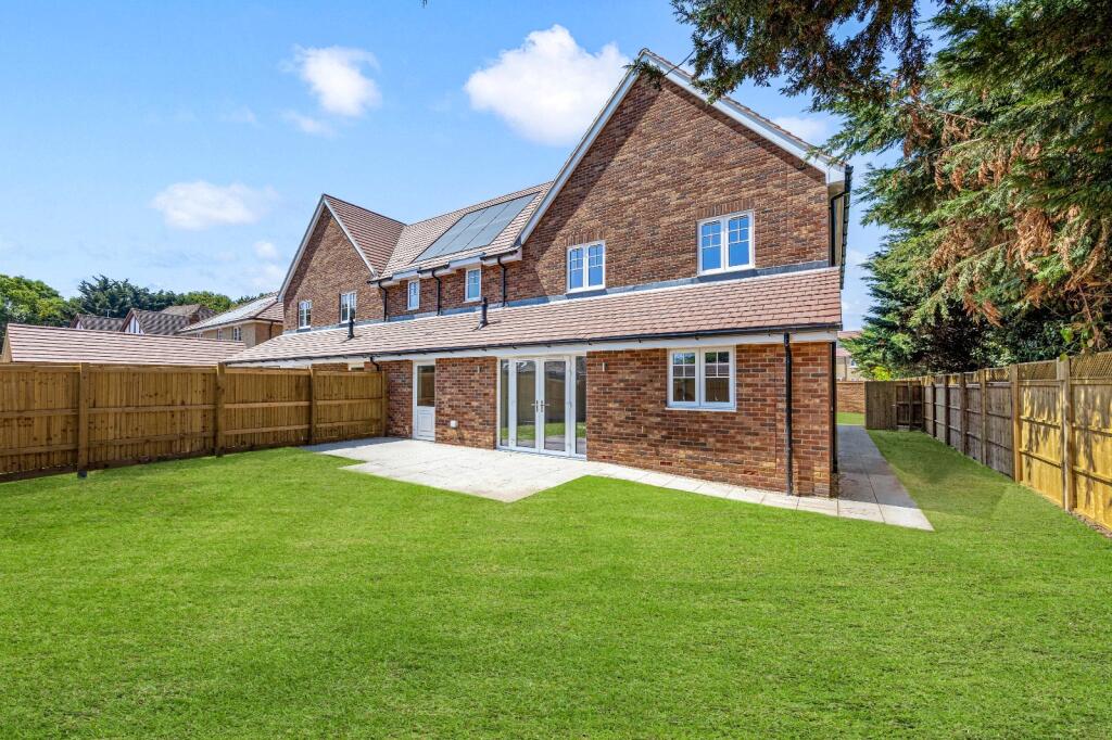 House in Twickenham - View 3