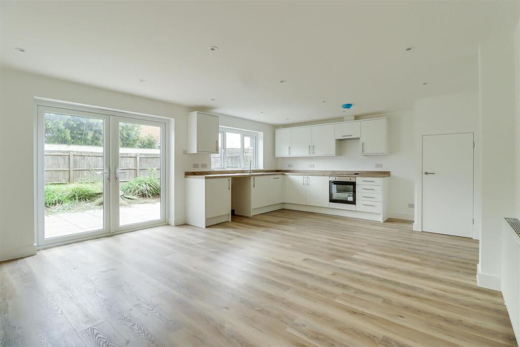 House in Southend-on-Sea - View 5