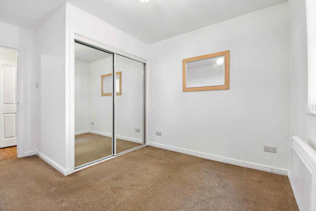 Apartment in Livingston, Eliburn - More